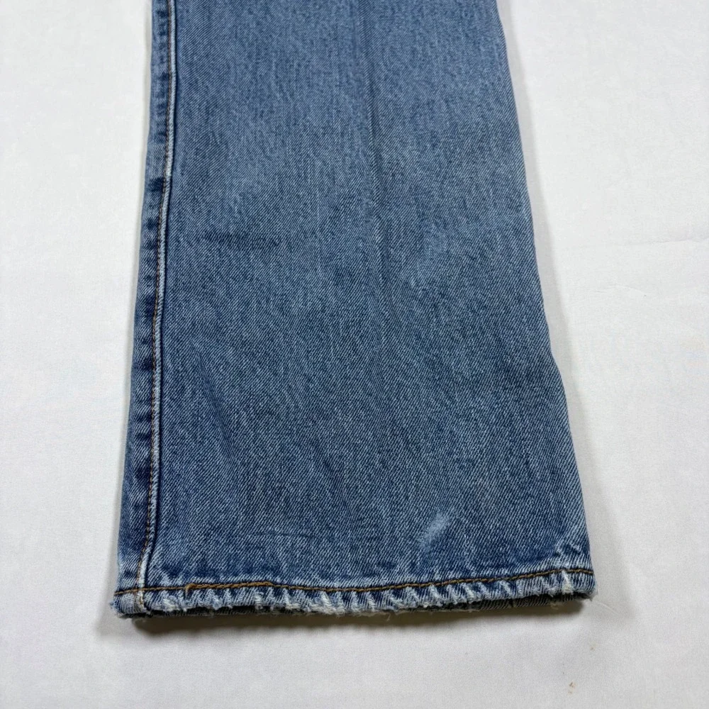 Levis 501 Original Fit Jeans Mens 34x30 Medium Wash Blue Button Fly Straight Leg